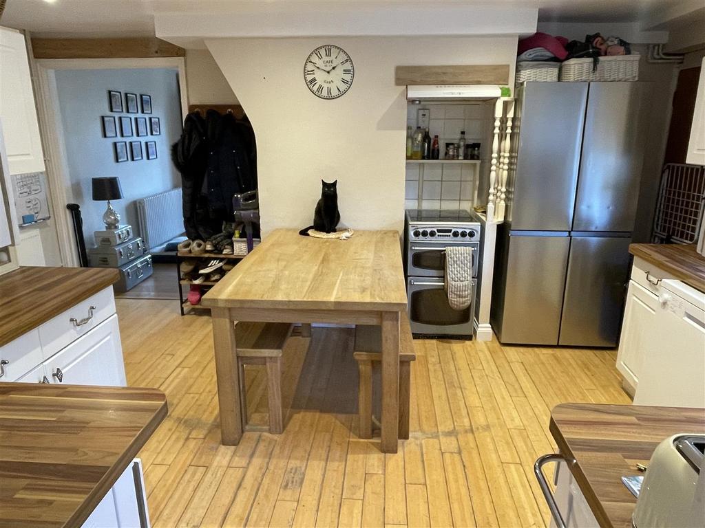 Kitchen.JPG