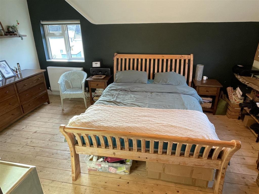 Bedroom 1.JPG