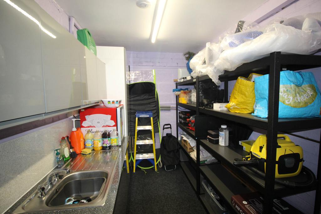 Ryton Street 22-24 Shop Kitchen T202503261041.jpg