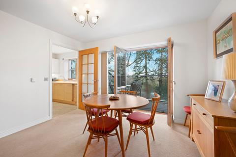 2 bedroom retirement property for sale, Oatlands Drive, Weybridge, KT13