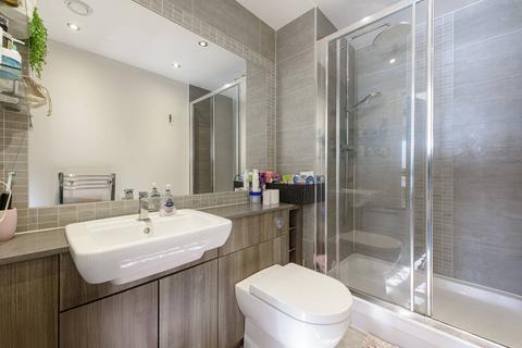 2 bedroom flat for sale, Aerodrome Road, Colindale, London, NW9