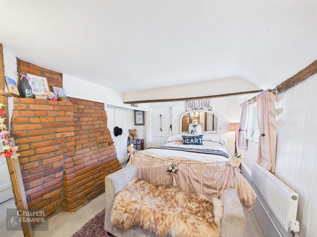 Bed2.jpg