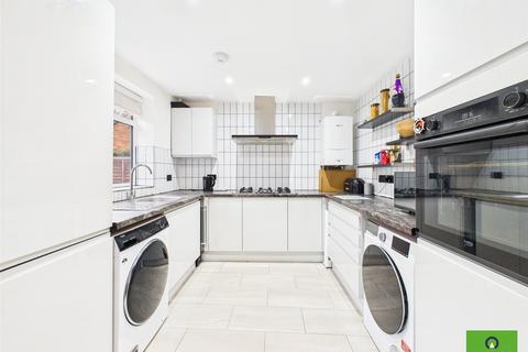 2 bedroom bungalow for sale, Clarence Road, Brentwood CM15