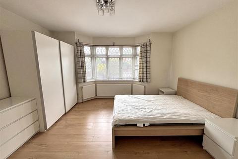 1 bedroom in a house share to rent, Langland Gardens, Shirley, CR0