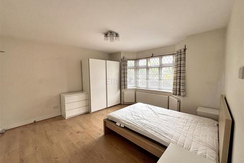 1 bedroom in a house share to rent, Langland Gardens, Shirley, CR0