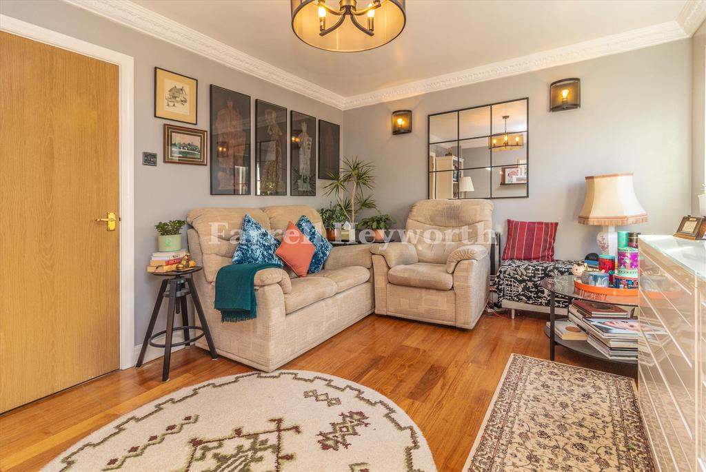 Lounge image 2