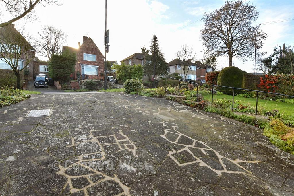 Driveway/Parking
