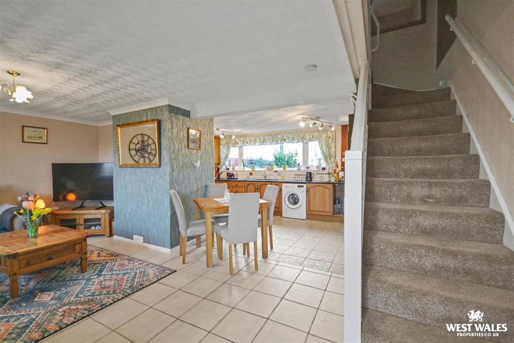 Snug / dining area / kitchen