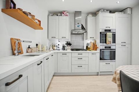 3 bedroom semi-detached house for sale, Broadclough Way, Maidstone, ME17