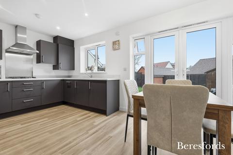 4 bedroom detached house for sale, Cobbins Brook Way, Dunmow, CM6