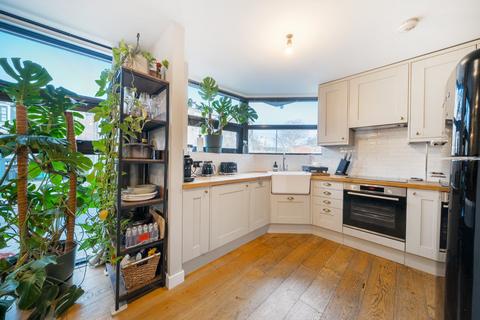 2 bedroom flat for sale, Northbourne Road, Clapham, London, SW4