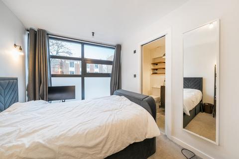 2 bedroom flat for sale, Northbourne Road, Clapham, London, SW4