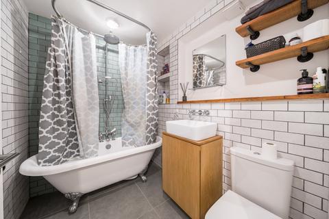 2 bedroom flat for sale, Northbourne Road, Clapham, London, SW4