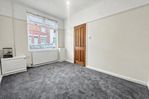 3 bedroom terraced house to rent, Grimston Road, Radford, NG7 5QW