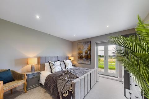 2 bedroom flat for sale, Riverview, Windrush Heights, Burford, Oxfordshire, OX18