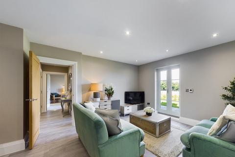 2 bedroom flat for sale, Riverview, Windrush Heights, Burford, Oxfordshire, OX18