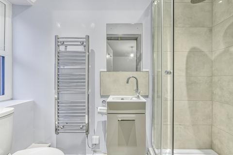 2 bedroom flat to rent, Clapham Park Road, London, SW4