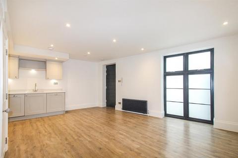 undefined, High Street, Thames Ditton KT7