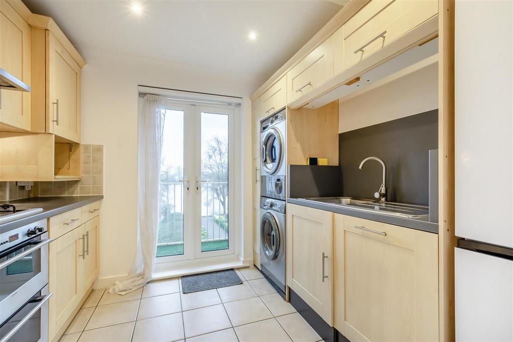 8675961-interior17.jpg