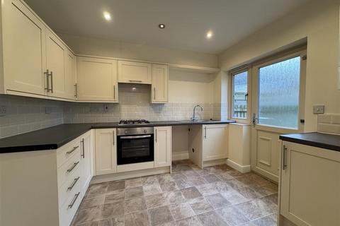 3 bedroom semi-detached house to rent, Perseverance Place, Holmfirth HD9