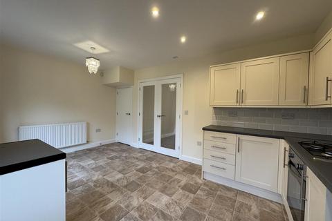 3 bedroom semi-detached house to rent, Perseverance Place, Holmfirth HD9