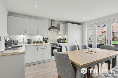 2 bedroom semi-detached house for sale, Brambling Avenue, Dewsbury, WF12