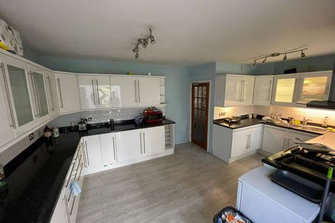 1 bedroom in a house share to rent, Westview Drive, Woodford Green IG8