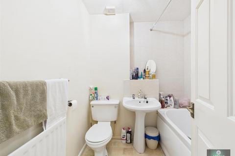 2 bedroom terraced house for sale, Bolton Road, Crawley RH10