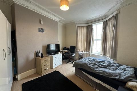 undefined, New Queen Street, Scarborough, YO12