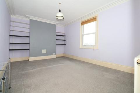 3 bedroom flat for sale, College Road, Bromley BR1