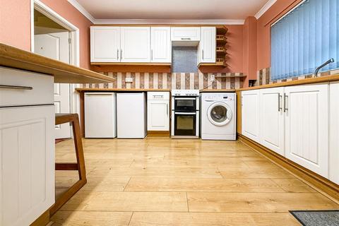 4 bedroom end of terrace house for sale, Jute Close, Portchester