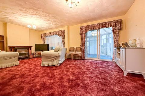 4 bedroom end of terrace house for sale, Jute Close, Portchester
