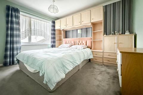 4 bedroom end of terrace house for sale, Jute Close, Portchester