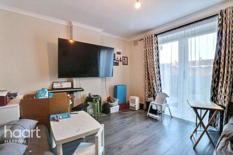 undefined, Ivy Close, Harrow
