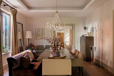 undefined, The Bishops Avenue, London, N2