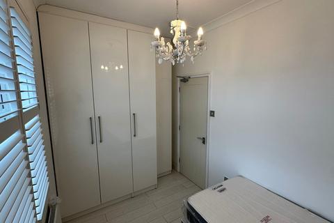 undefined, Endsleigh Gardens, Ilford IG1