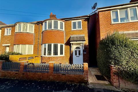 3 bedroom semi-detached house for sale, Llwyn Road, Oswestry