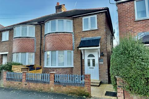 3 bedroom semi-detached house for sale, Llwyn Road, Oswestry