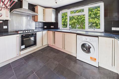 2 bedroom flat for sale, Caburn Court, Crawley RH11