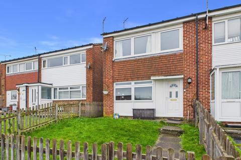 3 bedroom end of terrace house for sale, Rowley Furrows, Linslade, LU7