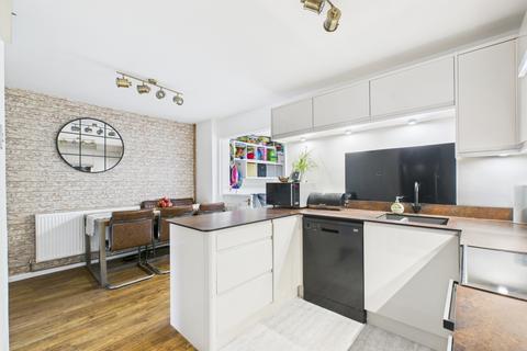 3 bedroom end of terrace house for sale, Rowley Furrows, Linslade, LU7
