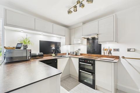 3 bedroom end of terrace house for sale, Rowley Furrows, Linslade, LU7