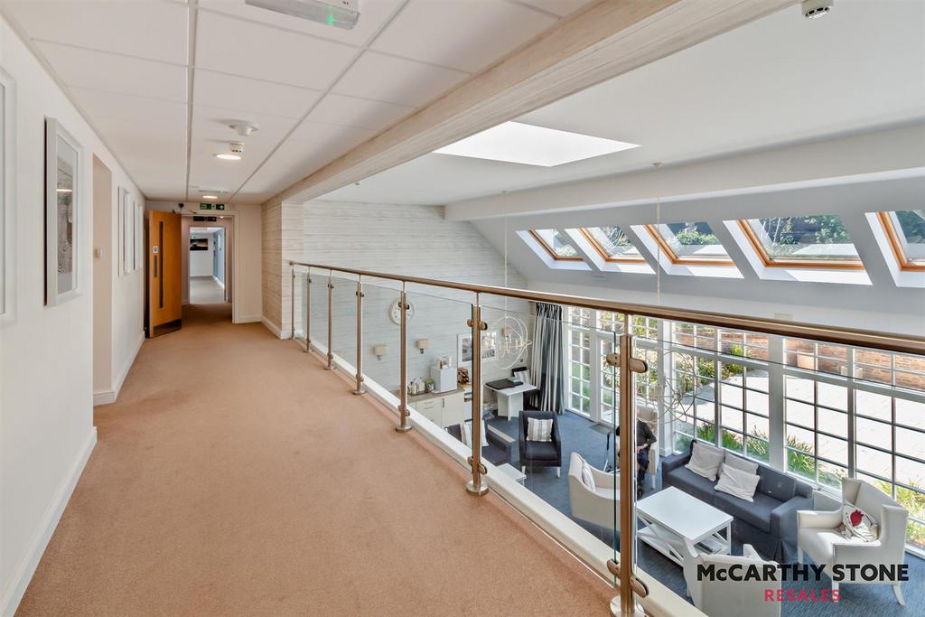 8596891-interior19-800.JPG