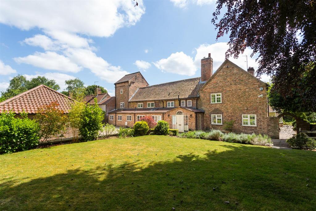 Entrance, Gardens &amp; Grounds