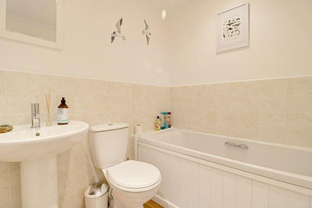 Ewe Move Basingstoke Hewitt Road Bathroom