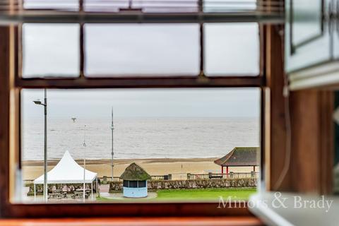 undefined, Kirkley Cliff, Lowestoft, NR33