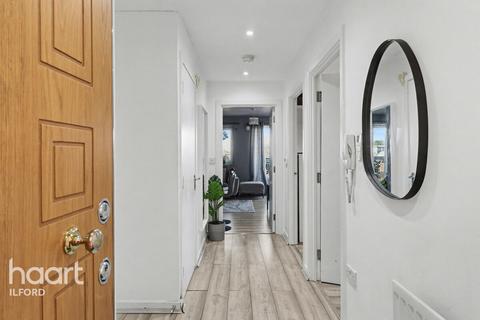 2 bedroom apartment for sale, Medici Close, Ilford