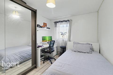 2 bedroom apartment for sale, Medici Close, Ilford