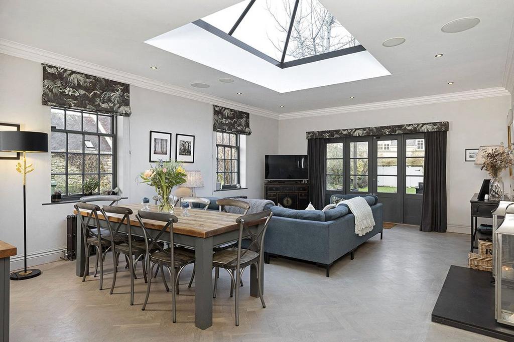 Dining/Family Room