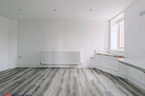 2 bedroom flat to rent, Market Hill, Maldon CM9